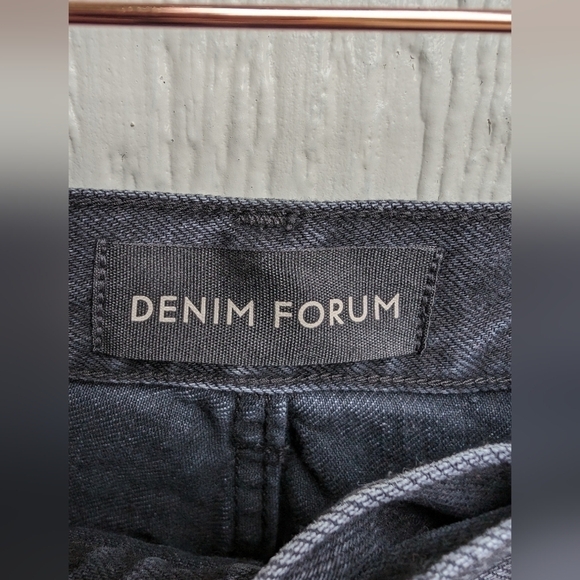 Aritzia Denim Forum Joni High Rise Loose Fit Black  Denim Jeans 26x29L - Picture 4 of 7